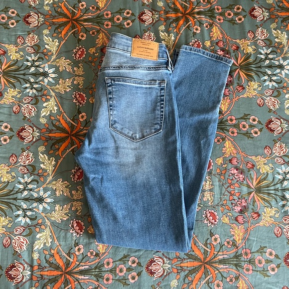 Lucky Brand Jeans - Picture 2 of 9